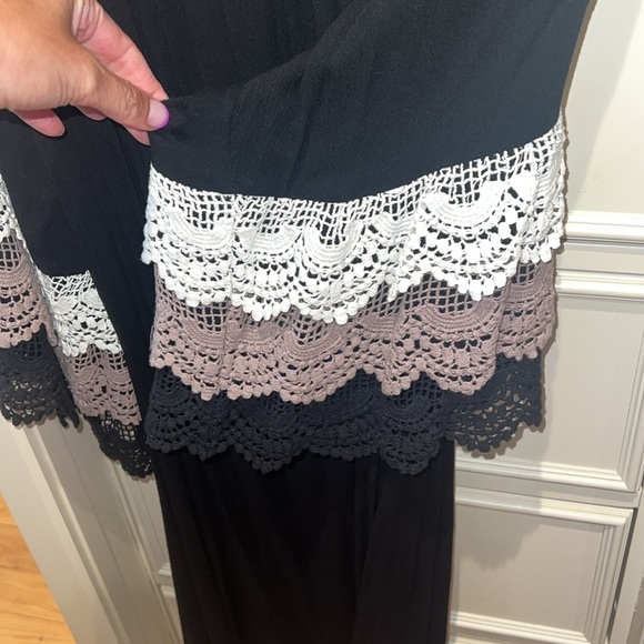 Women’s SZ M UMGEE knee length off the shoulder dress w beautiful sleeves - Picture 3 of 6